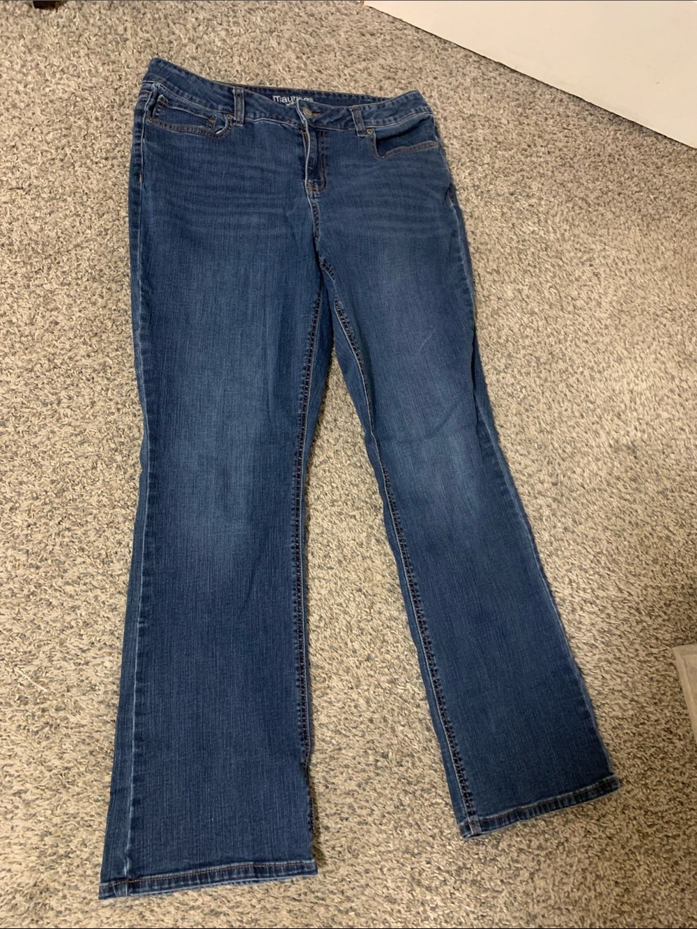 Women’s MAURICES Flare Jeans Size: 14 Regular